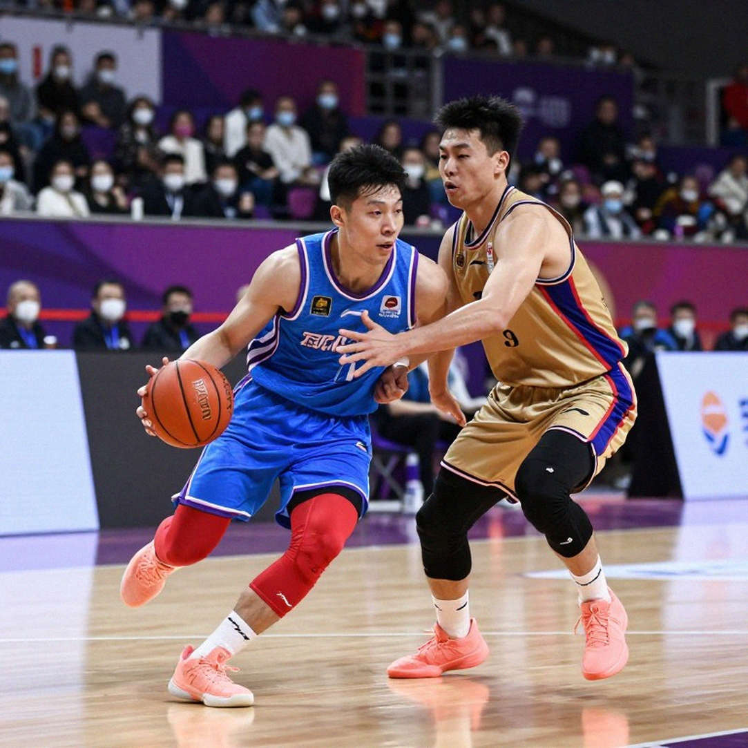 Anadolu Efes thu 750.000 đô-la từ suất NCAA của Brice Dessert: bán đứt hay cho mượn?