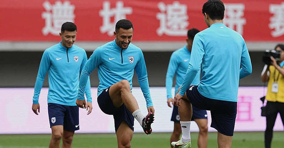 PSV xoay năm vị trí trước ADO Den Haag: Kovař ở lại, hàng thủ mới là canh bạc