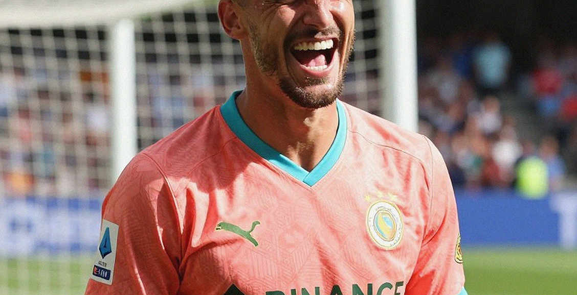 Cú hattrick của Tagueu và lỗ hổng phòng ngự không thể che giấu của SHB Đà Nẵng