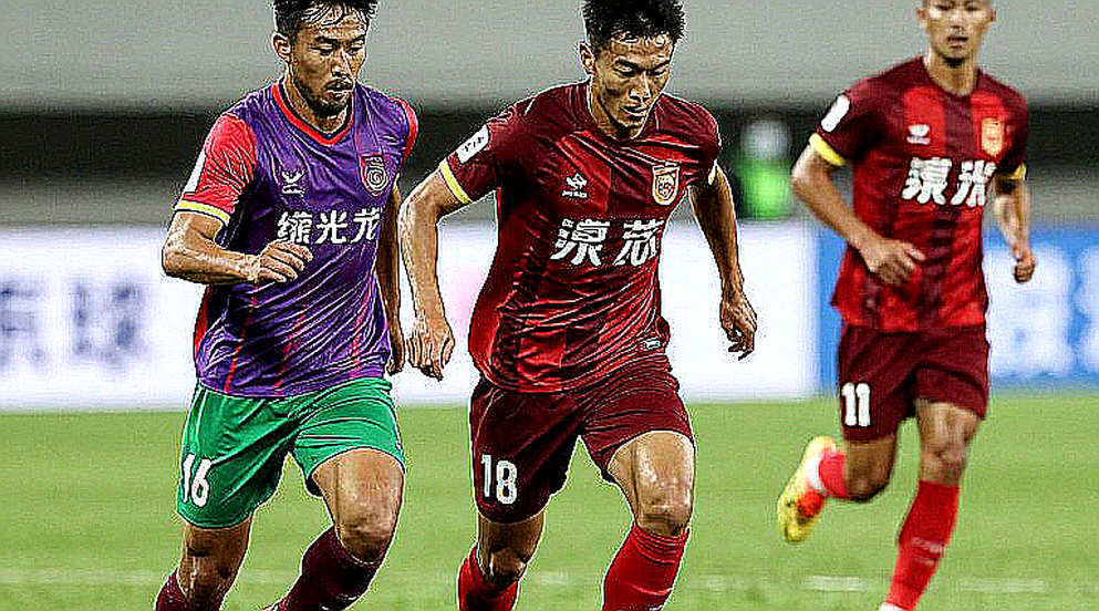 Chín ô trống trong hồ sơ chuyển nhượng V.League