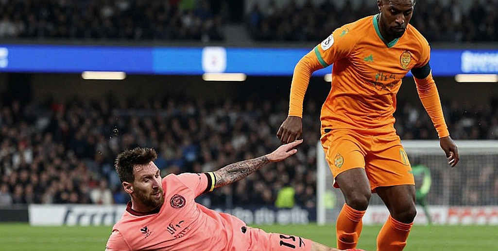 Ronaldo, FPF và cuộc khủng hoảng không ai gọi tên: Khi chiếc băng đội trưởng nặng hơn cả một bản hợp đồng Ronaldo, FPF và cuộc khủng hoảng không ai gọi tên: Khi chiếc băng đội trưởng nặng hơn cả một bản hợp đồng