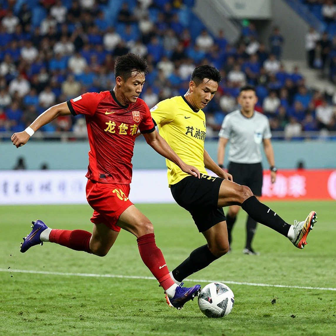 Suzuki Zion, pha cứu thua bằng đầu ngón tay và điều Shay Given không nói ra