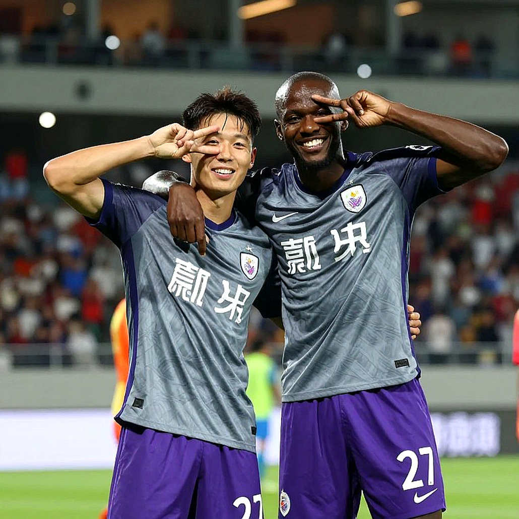 Suzuki Zion, pha cứu thua bằng đầu ngón tay và điều Shay Given không nói ra