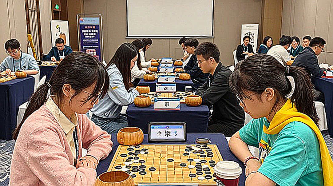 Olympiad cờ vua 2026: Ấn Độ hạ Uzbekistan 2 với tỷ số 3.5–0.5, ngôi vàng vẫn treo ở vòng cuối Olympiad cờ vua 2026: Ấn Độ hạ Uzbekistan 2 với tỷ số 3.5–0.5, ngôi vàng vẫn treo ở vòng cuối