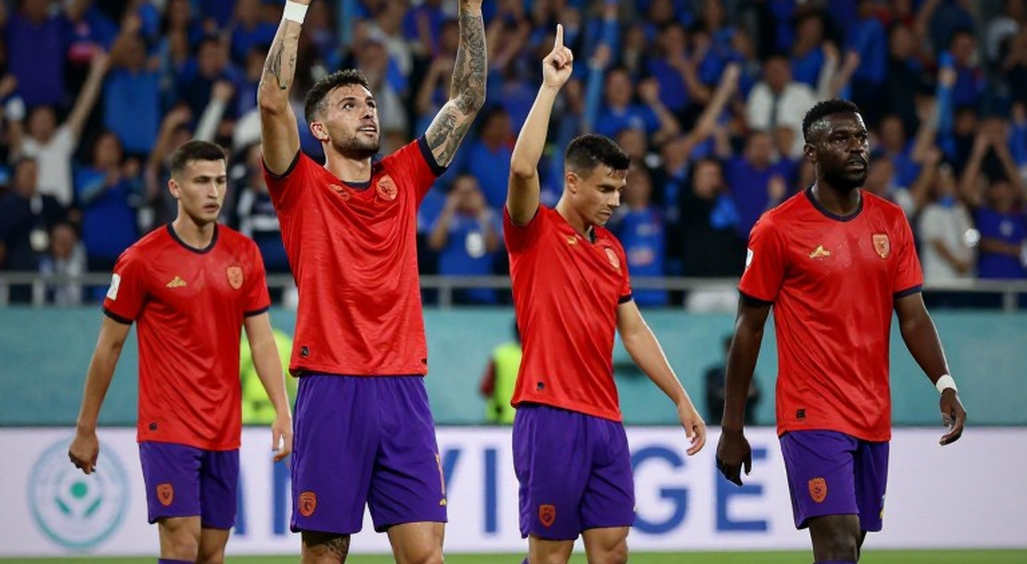 CAHN vs Kashima Antlers: Khi lá chắn 3-6-1 trở thành lời thú nhận chiến thuật